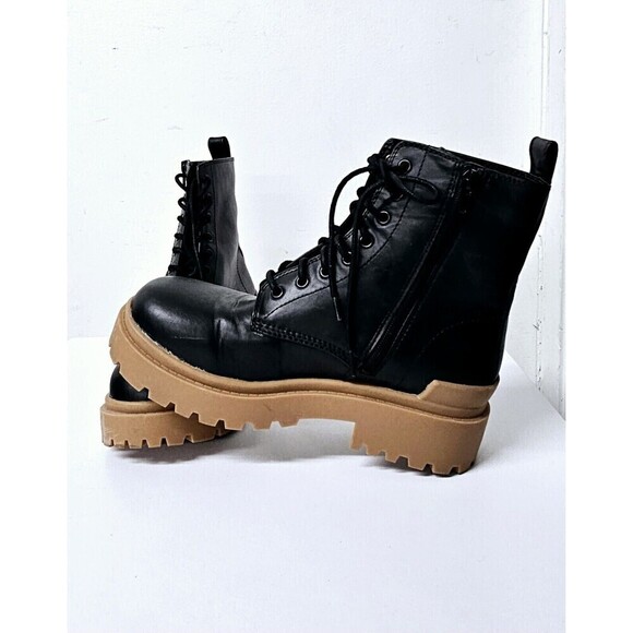 Urban Outfitters Shoes - URBAN OUTFITTERS Brody Leather Boot Black size 9US/ 40 EU/UK 7